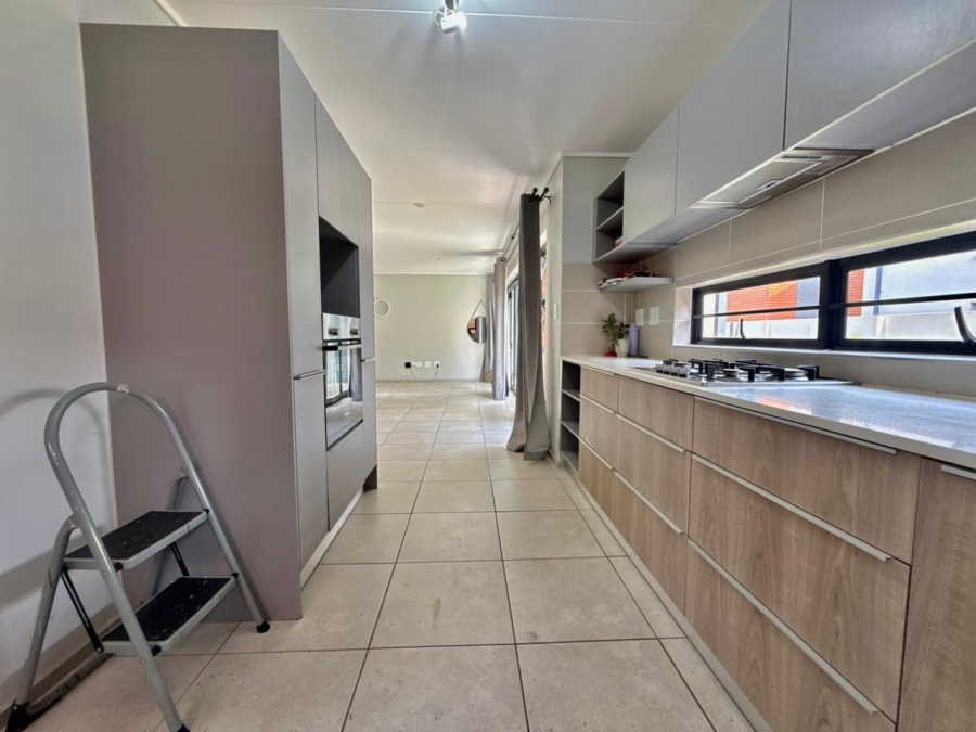 To Let 3 Bedroom Property for Rent in Amberfield Gauteng