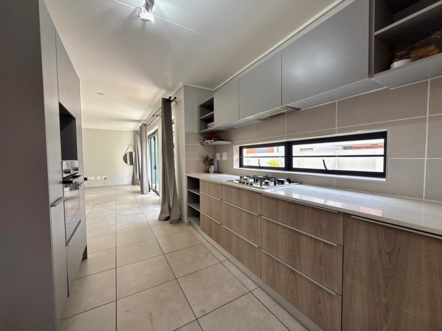 To Let 3 Bedroom Property for Rent in Amberfield Gauteng