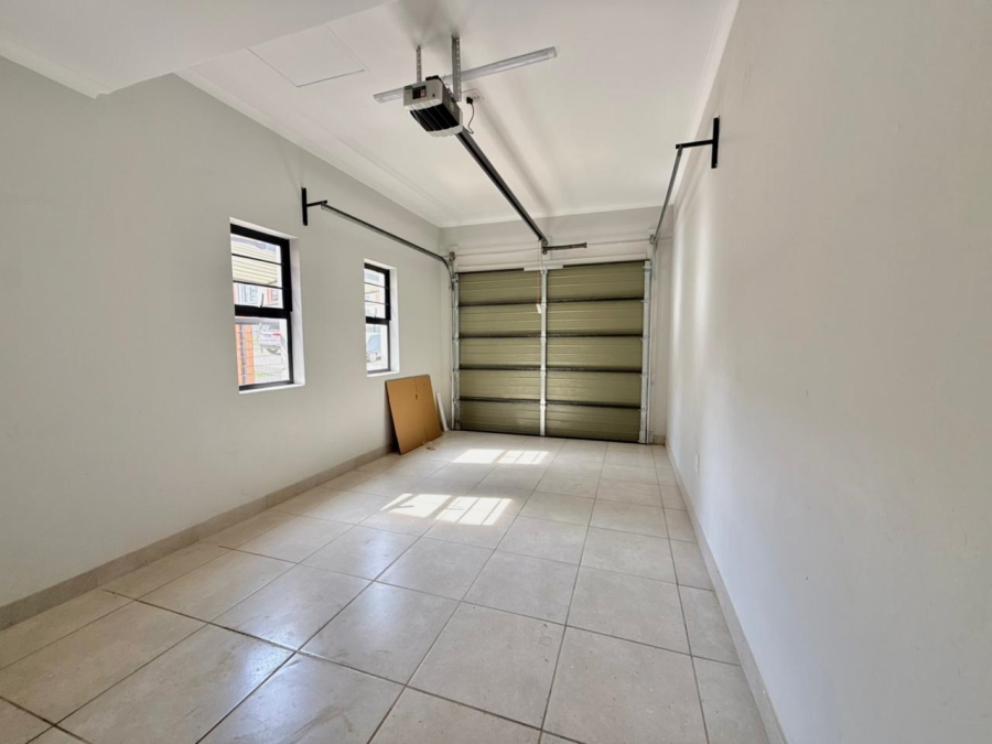 To Let 3 Bedroom Property for Rent in Amberfield Gauteng