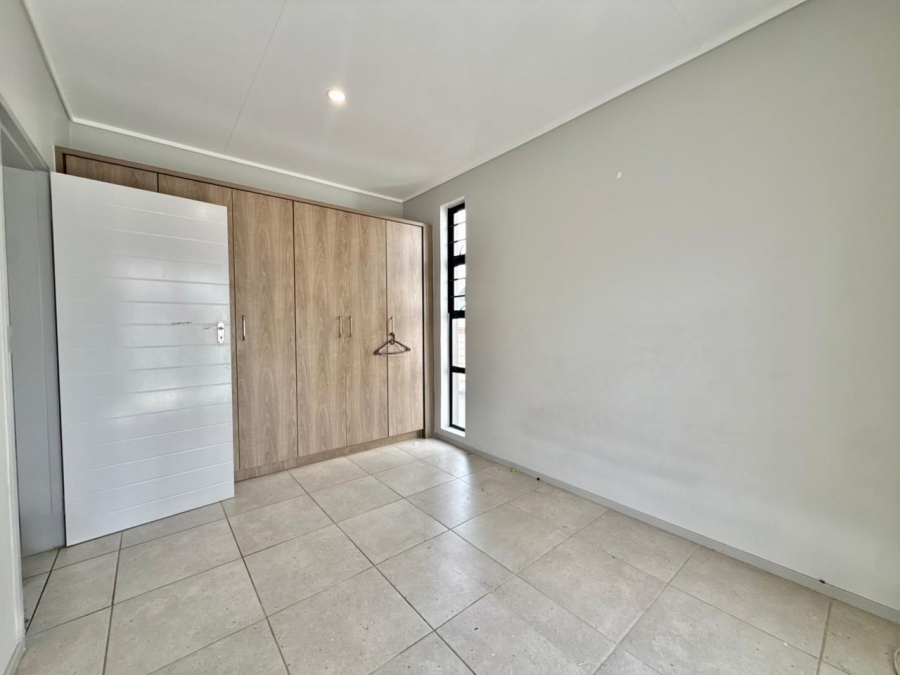 To Let 3 Bedroom Property for Rent in Amberfield Gauteng