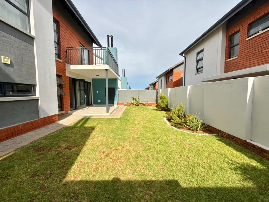 To Let 3 Bedroom Property for Rent in Amberfield Gauteng