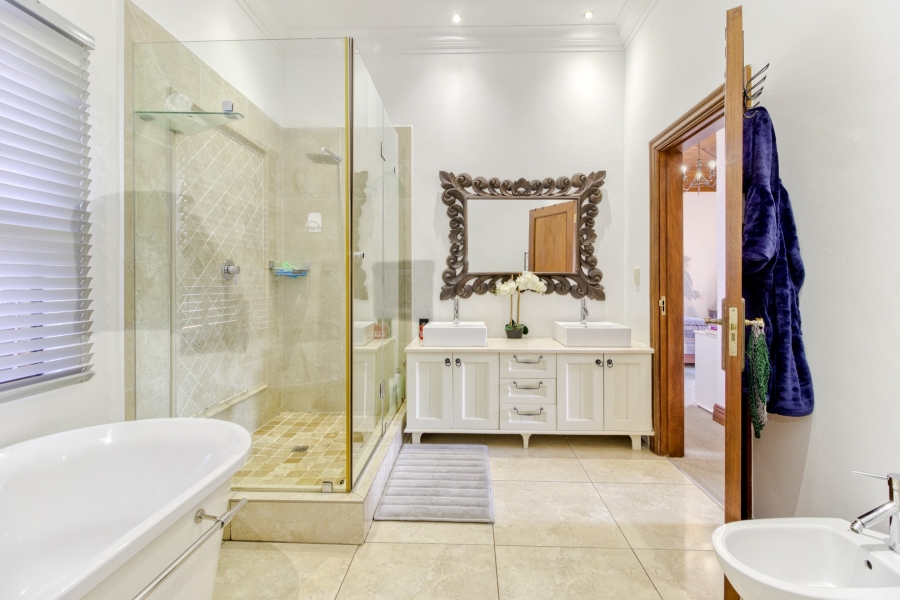 5 Bedroom Property for Sale in Dainfern Valley Gauteng