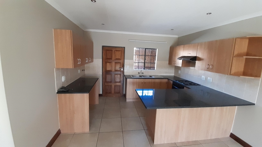 To Let 2 Bedroom Property for Rent in Riversdale Gauteng