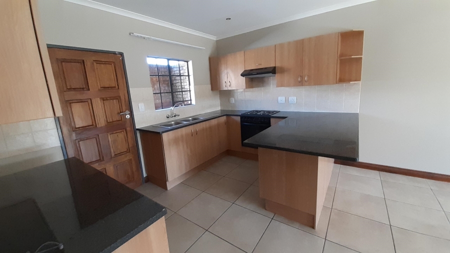 To Let 2 Bedroom Property for Rent in Riversdale Gauteng
