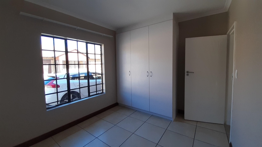 To Let 2 Bedroom Property for Rent in Riversdale Gauteng
