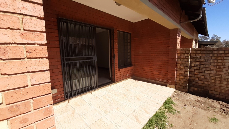 To Let 2 Bedroom Property for Rent in Riversdale Gauteng