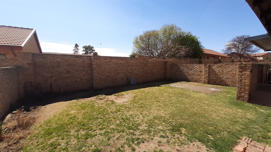 To Let 2 Bedroom Property for Rent in Riversdale Gauteng
