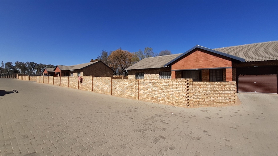 To Let 2 Bedroom Property for Rent in Riversdale Gauteng