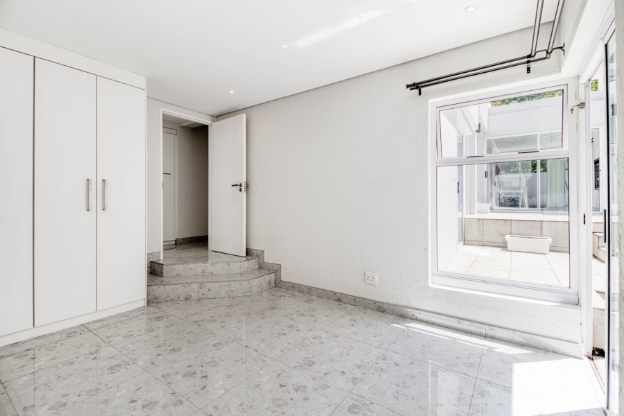 To Let 4 Bedroom Property for Rent in Dainfern Golf Estate Gauteng