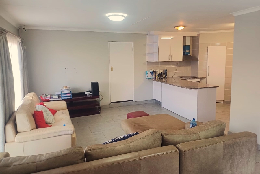 3 Bedroom Property for Sale in Die Hoewes Gauteng