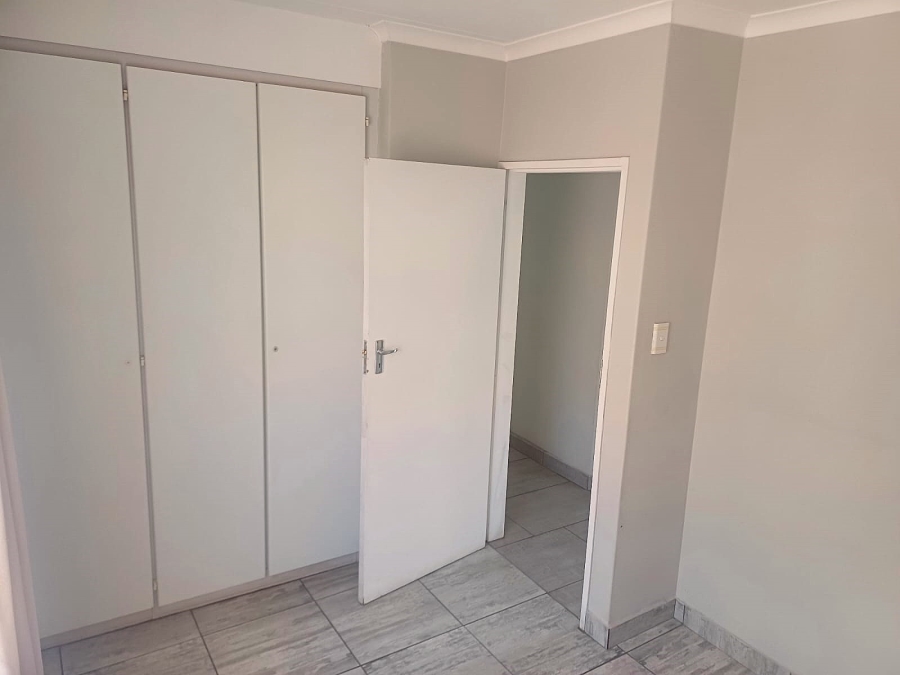 To Let 3 Bedroom Property for Rent in Die Hoewes Gauteng