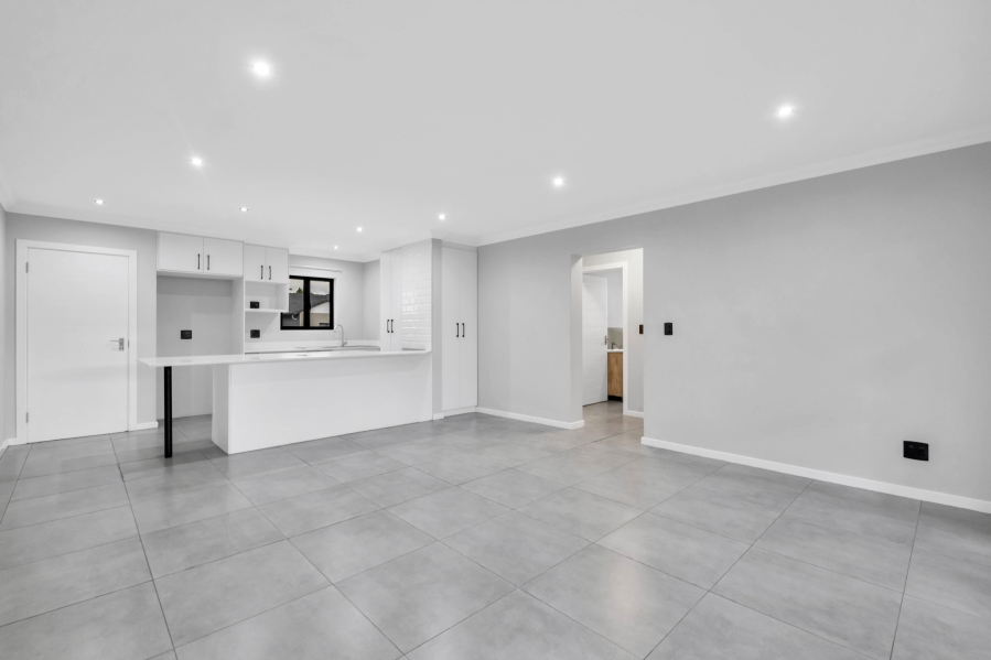 2 Bedroom Property for Sale in Morningside Manor Gauteng