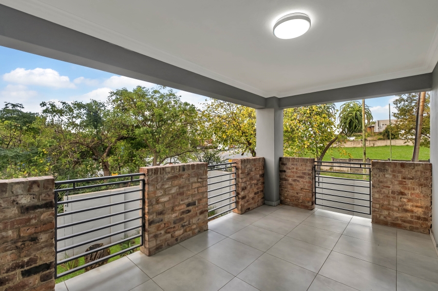 2 Bedroom Property for Sale in Morningside Manor Gauteng