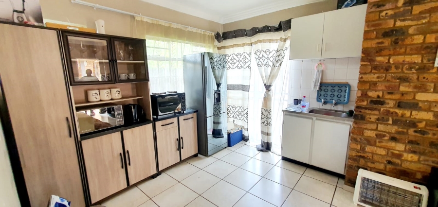 To Let 1 Bedroom Property for Rent in Three Rivers Proper Gauteng