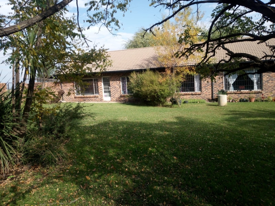 6 Bedroom Property for Sale in Valley Settlements A H Gauteng