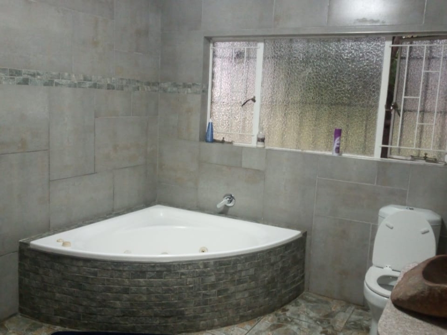 6 Bedroom Property for Sale in Valley Settlements A H Gauteng
