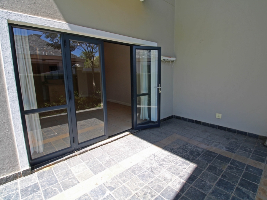 To Let 2 Bedroom Property for Rent in Bryanston Gauteng