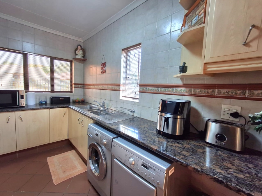 6 Bedroom Property for Sale in Dalpark Gauteng