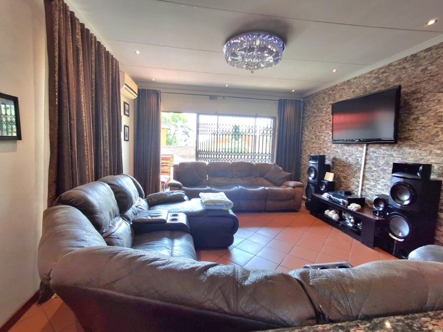 6 Bedroom Property for Sale in Dalpark Gauteng