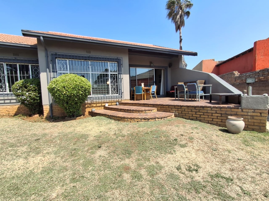 6 Bedroom Property for Sale in Dalpark Gauteng