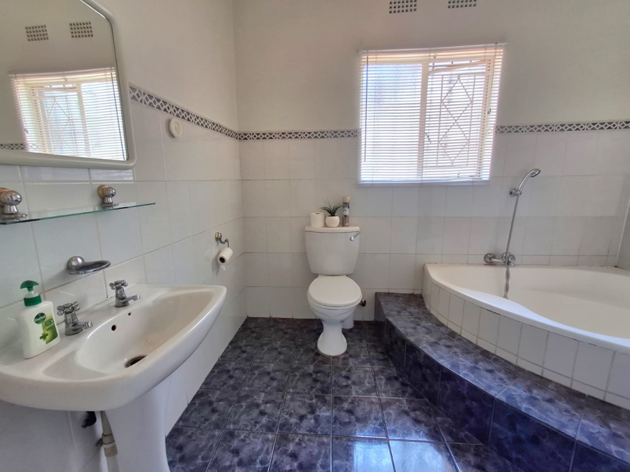 6 Bedroom Property for Sale in Dalpark Gauteng