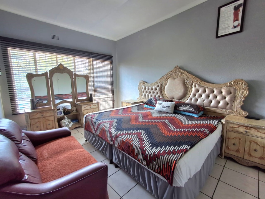 6 Bedroom Property for Sale in Dalpark Gauteng