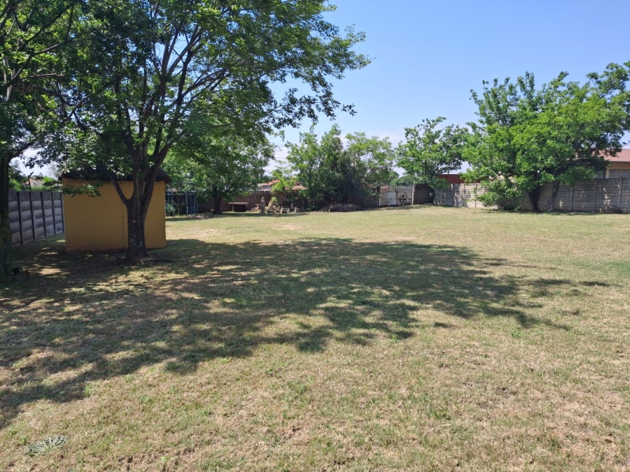 6 Bedroom Property for Sale in Dalpark Gauteng