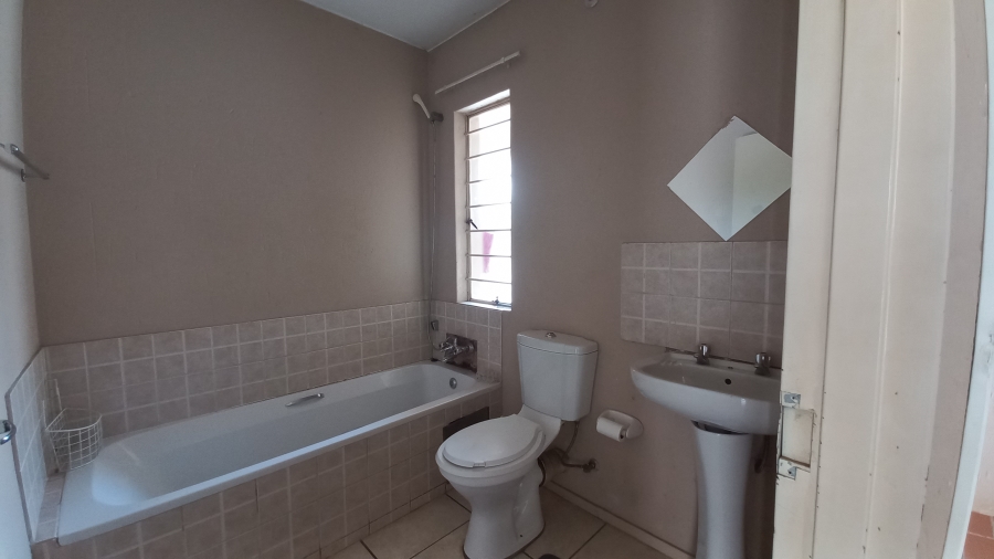 1 Bedroom Property for Sale in Klippoortje Gauteng