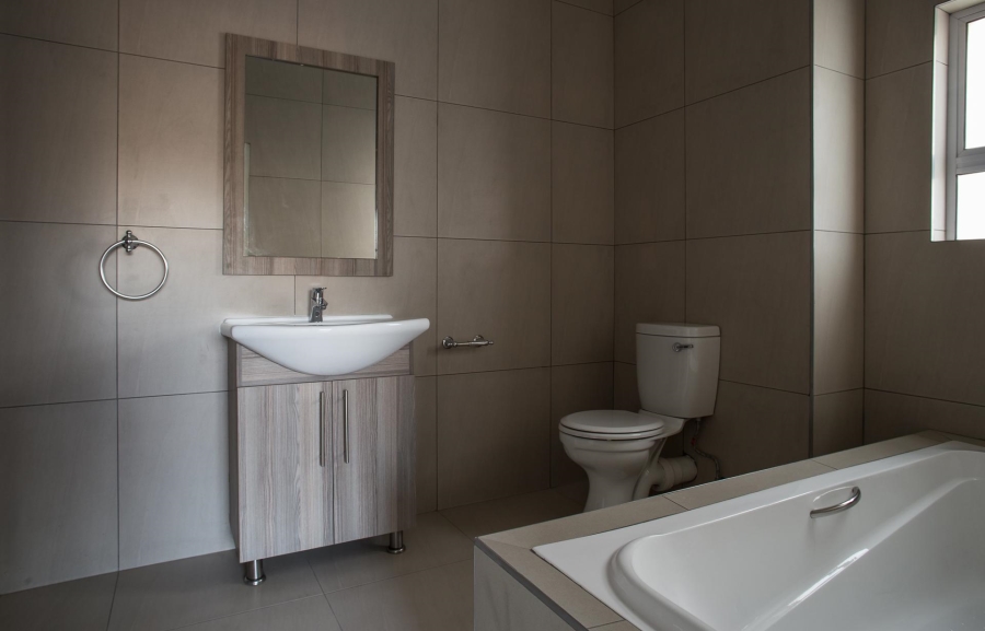 To Let 3 Bedroom Property for Rent in Ormonde Gauteng