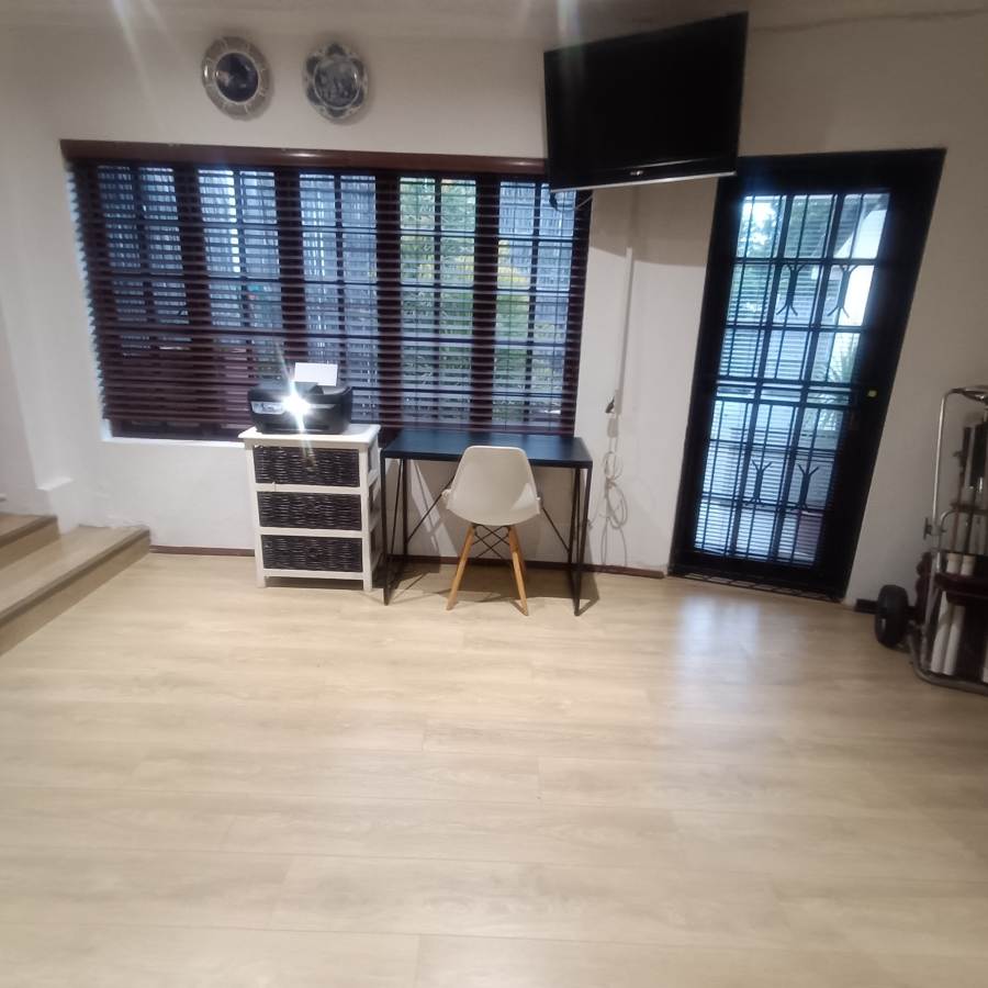 To Let 1 Bedroom Property for Rent in Robindale Gauteng