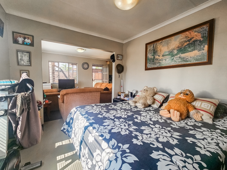 2 Bedroom Property for Sale in Kameeldrift East Gauteng