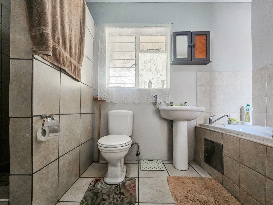 2 Bedroom Property for Sale in Kameeldrift East Gauteng