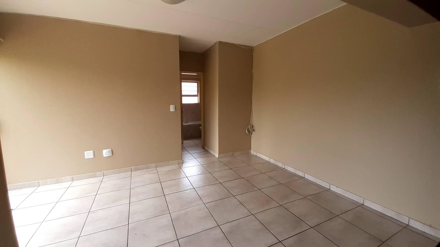 To Let 2 Bedroom Property for Rent in Radiokop Gauteng