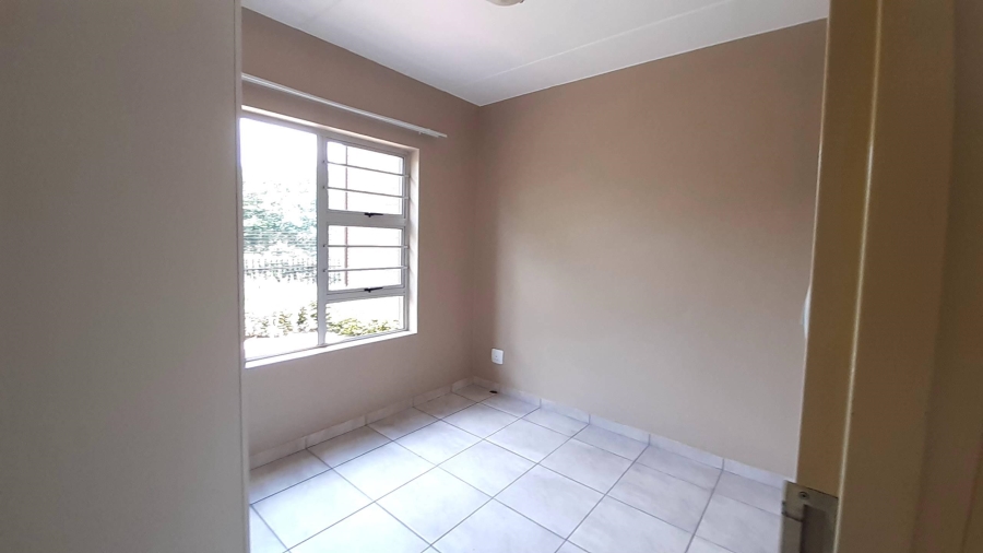To Let 2 Bedroom Property for Rent in Radiokop Gauteng