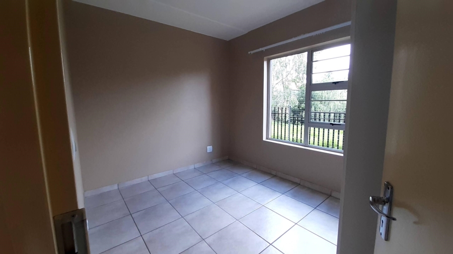 To Let 2 Bedroom Property for Rent in Radiokop Gauteng