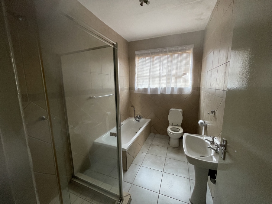 To Let 3 Bedroom Property for Rent in Moreleta Park Gauteng