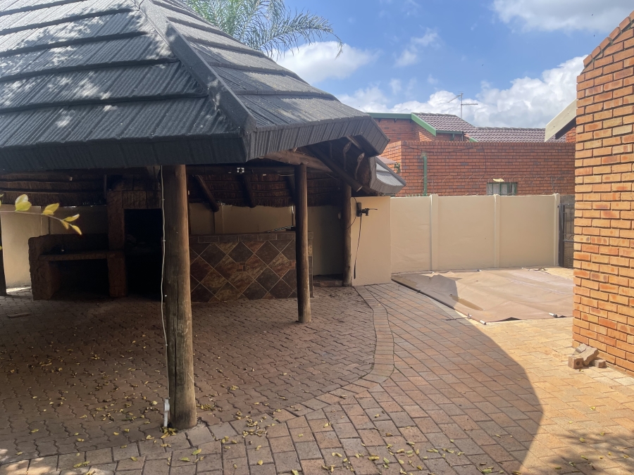 To Let 3 Bedroom Property for Rent in Moreleta Park Gauteng
