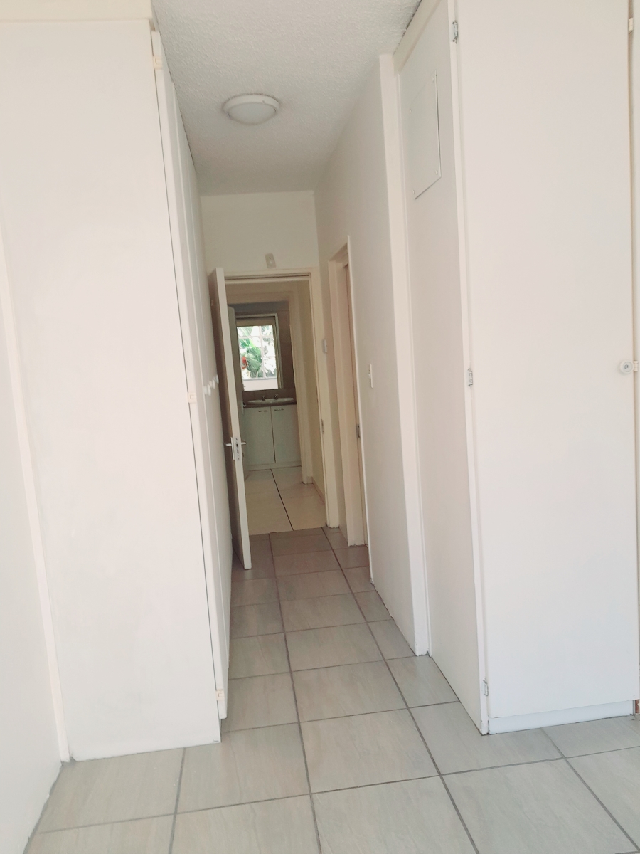 To Let 2 Bedroom Property for Rent in Sandhurst Gauteng
