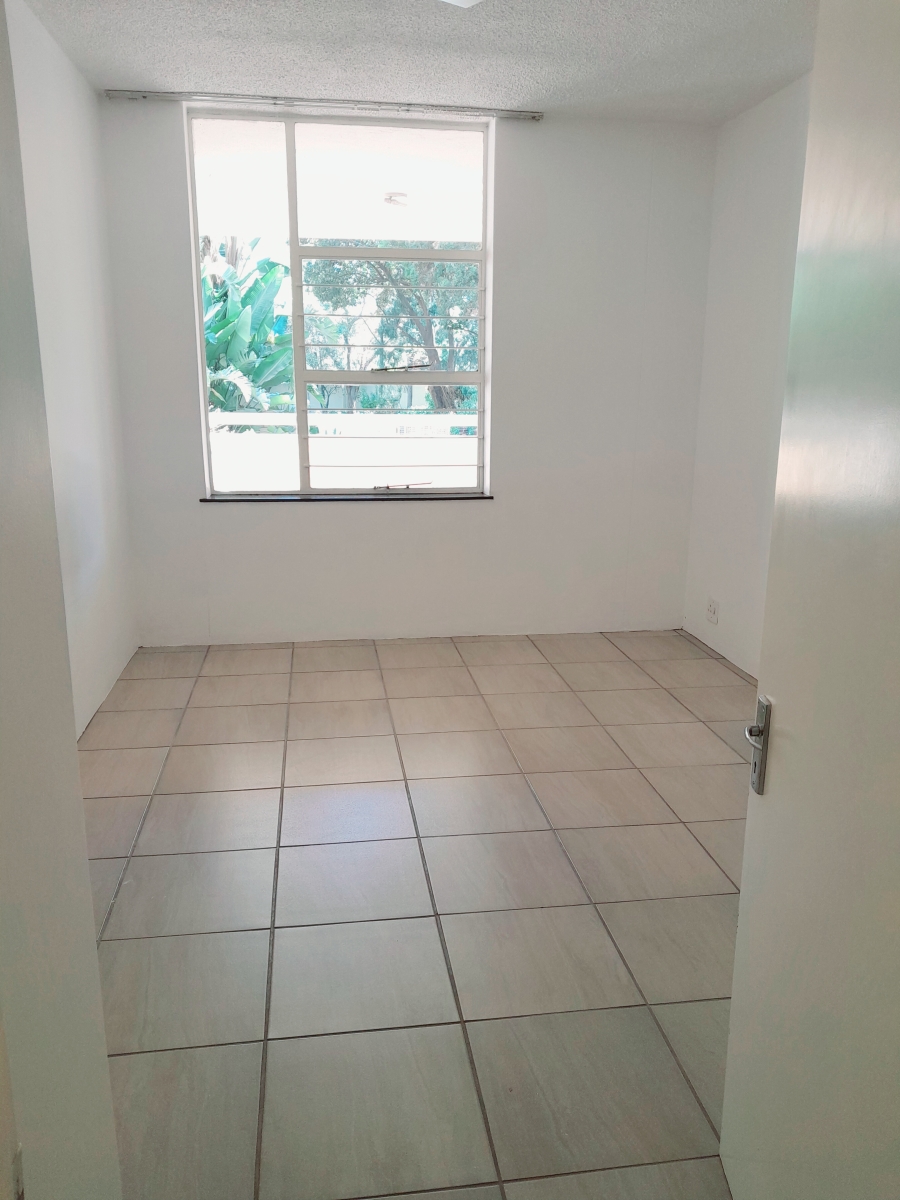 To Let 2 Bedroom Property for Rent in Sandhurst Gauteng