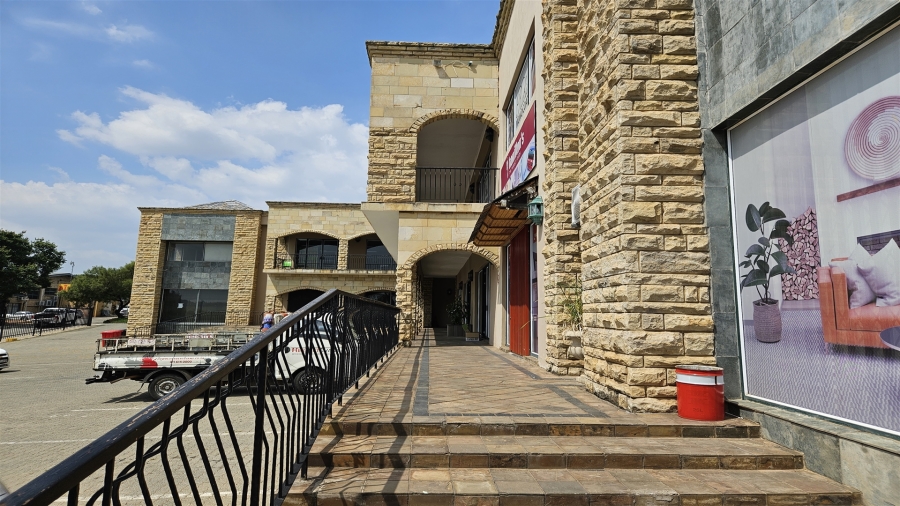 To Let Commercial Property for Rent in Strijdom Park Gauteng