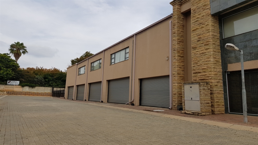 To Let Commercial Property for Rent in Strijdom Park Gauteng