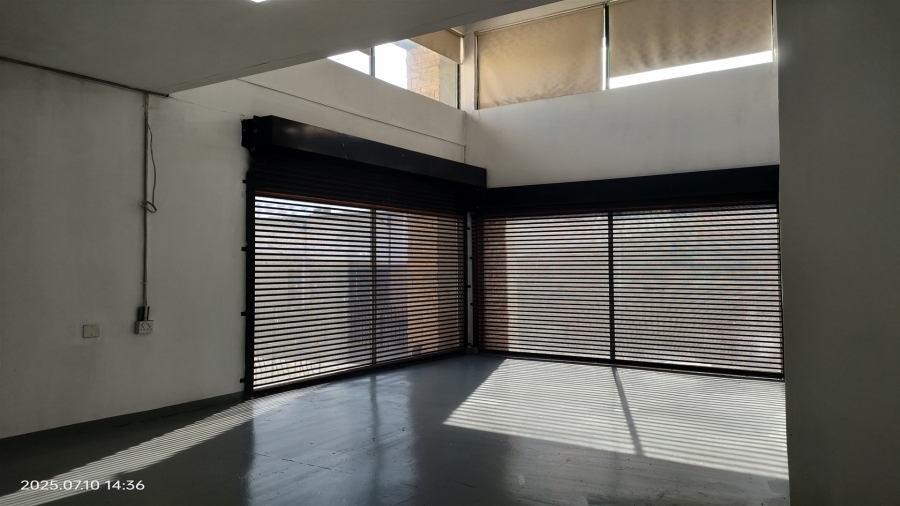 To Let Commercial Property for Rent in Strijdom Park Gauteng