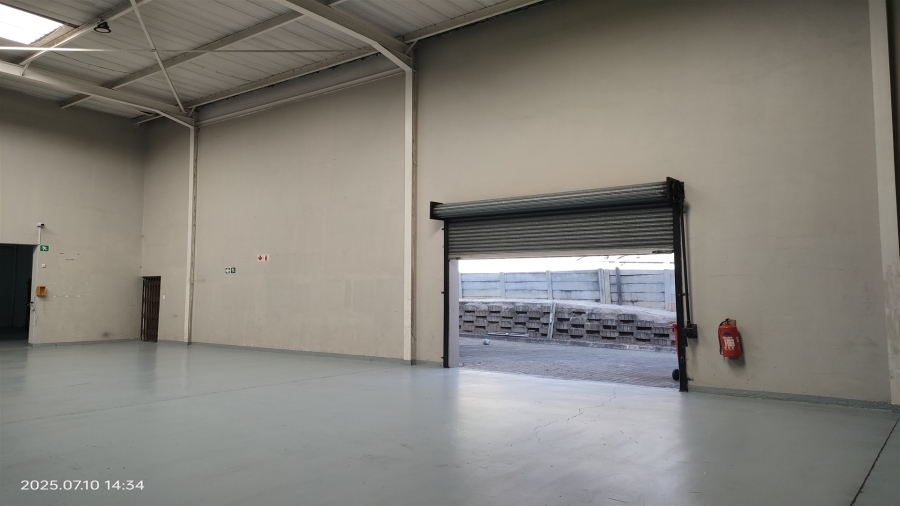 To Let Commercial Property for Rent in Strijdom Park Gauteng