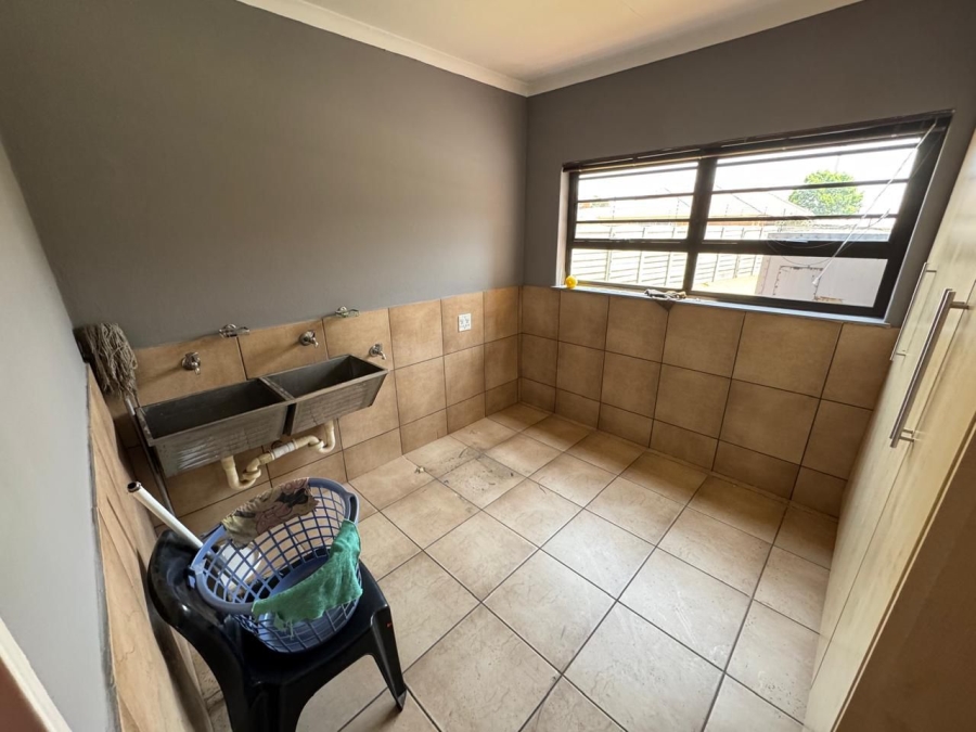 To Let 3 Bedroom Property for Rent in Rand Collieries Gauteng