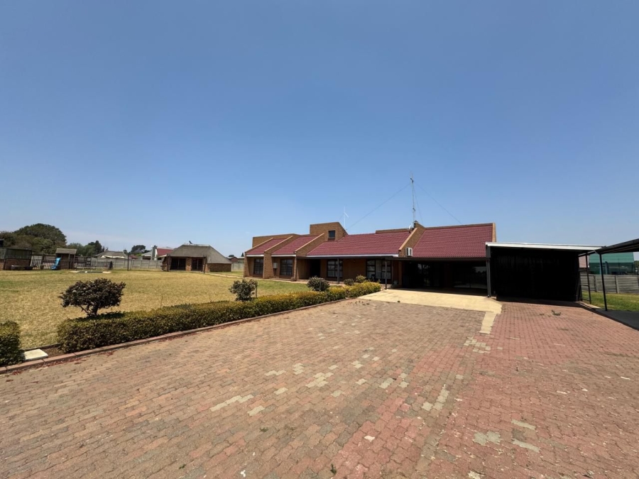 To Let 3 Bedroom Property for Rent in Rand Collieries Gauteng
