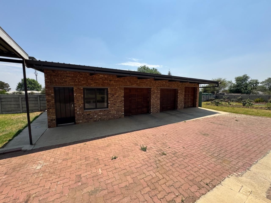 To Let 3 Bedroom Property for Rent in Rand Collieries Gauteng