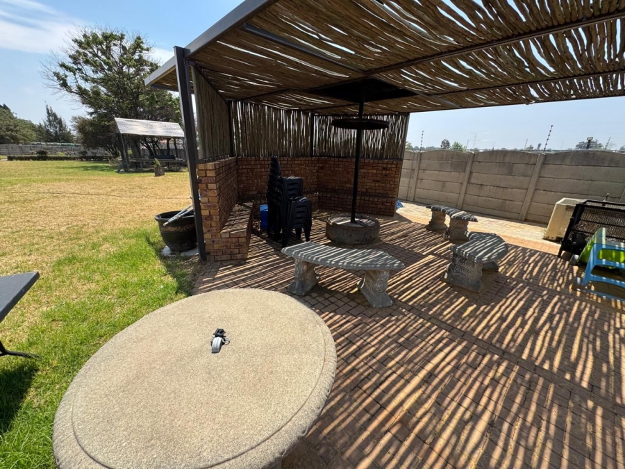 To Let 3 Bedroom Property for Rent in Rand Collieries Gauteng