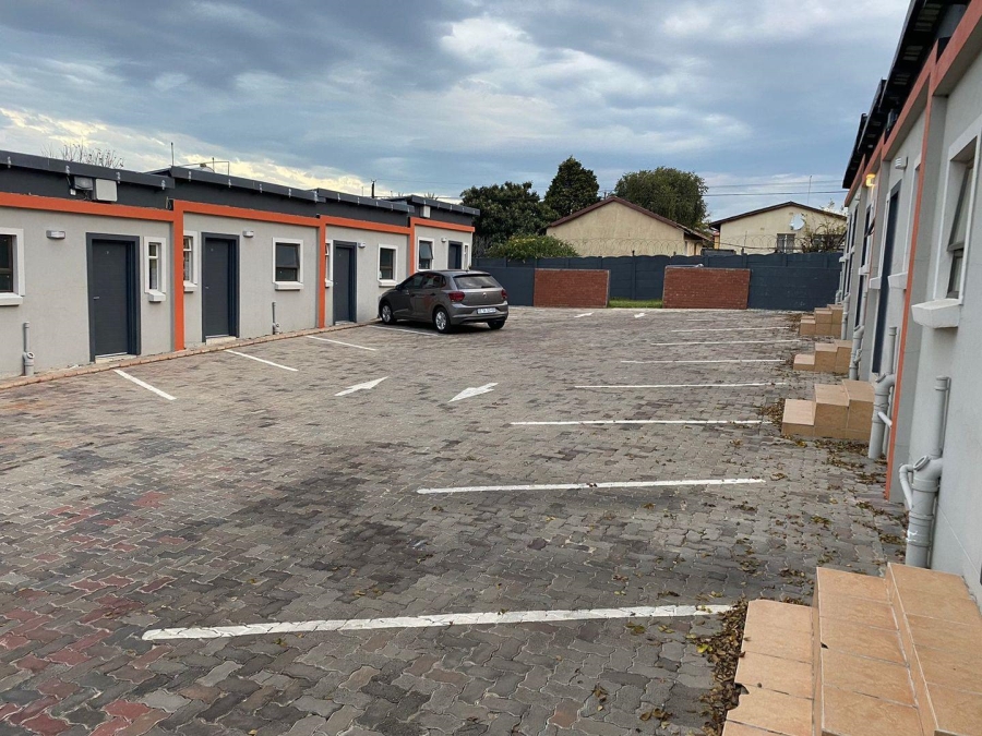 To Let 1 Bedroom Property for Rent in Tedstoneville Gauteng