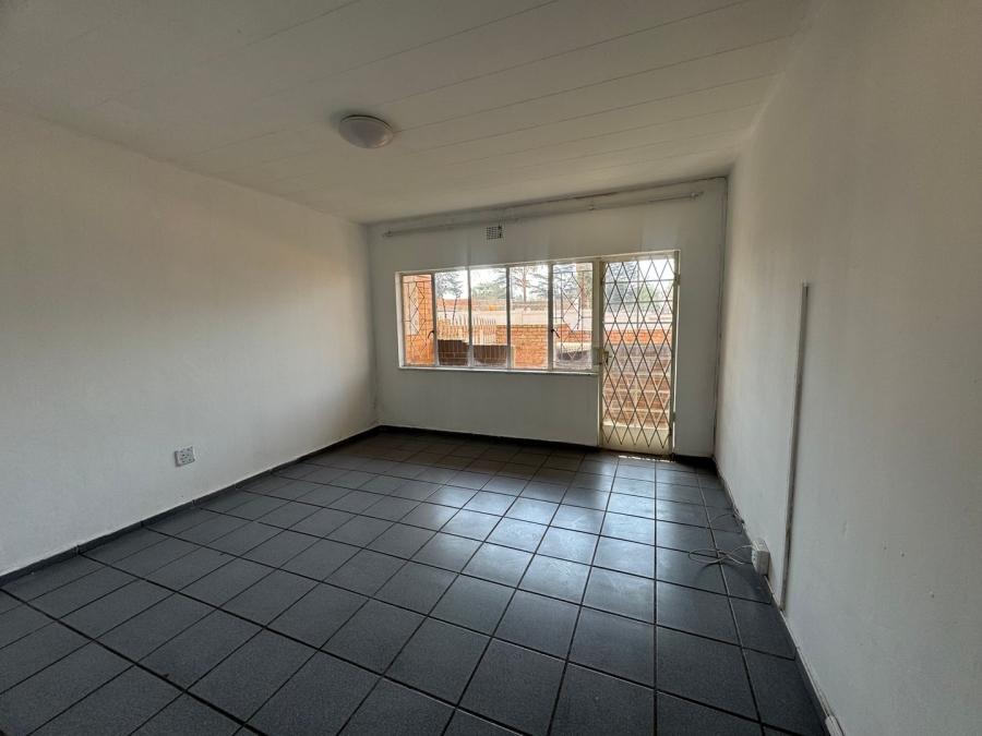 To Let 2 Bedroom Property for Rent in Parkhill Gardens Gauteng