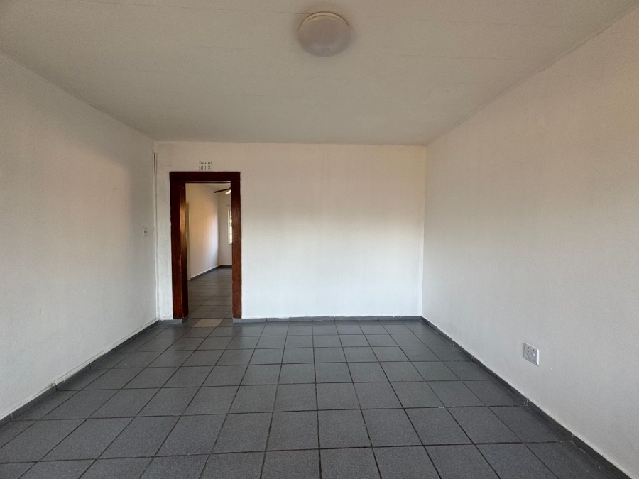 To Let 2 Bedroom Property for Rent in Parkhill Gardens Gauteng